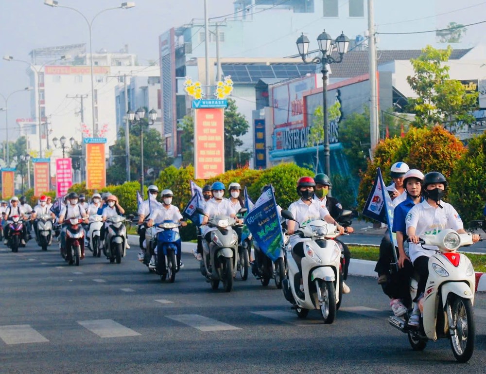 An Giang đi bộ hưởng ứng chiến dịch Giờ Trái Đất năm 2026 - ảnh 1