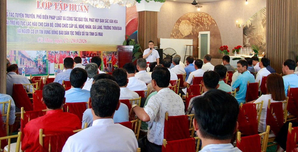 Nâng cao hiệu quả tuyên truyền pháp luật và bảo tồn văn hóa dân tộc - ảnh 1