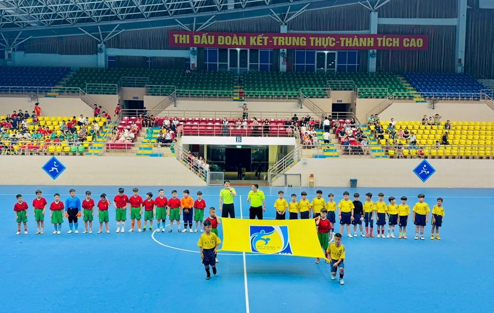 15 đội bóng tranh tài tại Giải Bóng đá nhi đồng tỉnh Lào Cai năm 2026 - ảnh 1