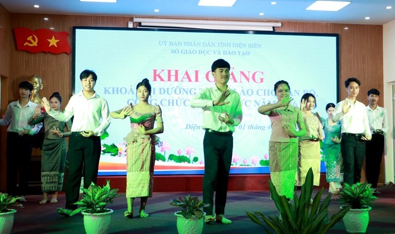 Đào tạo tiếng Lào cho cán bộ công chức, viên chức tỉnh Điện Biên - ảnh 2