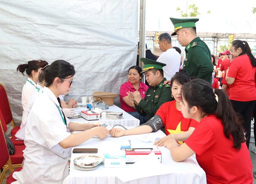 Sơn La mít tinh phát động và hưởng ứng Ngày Sức khỏe toàn dân 2026 - ảnh 6