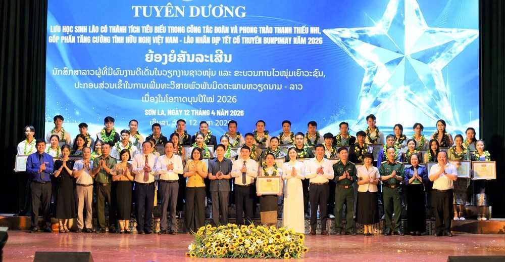 Gặp mặt gần 1.000 lưu học sinh Lào nhân dịp Tết cổ truyền Bunpimay - ảnh 2