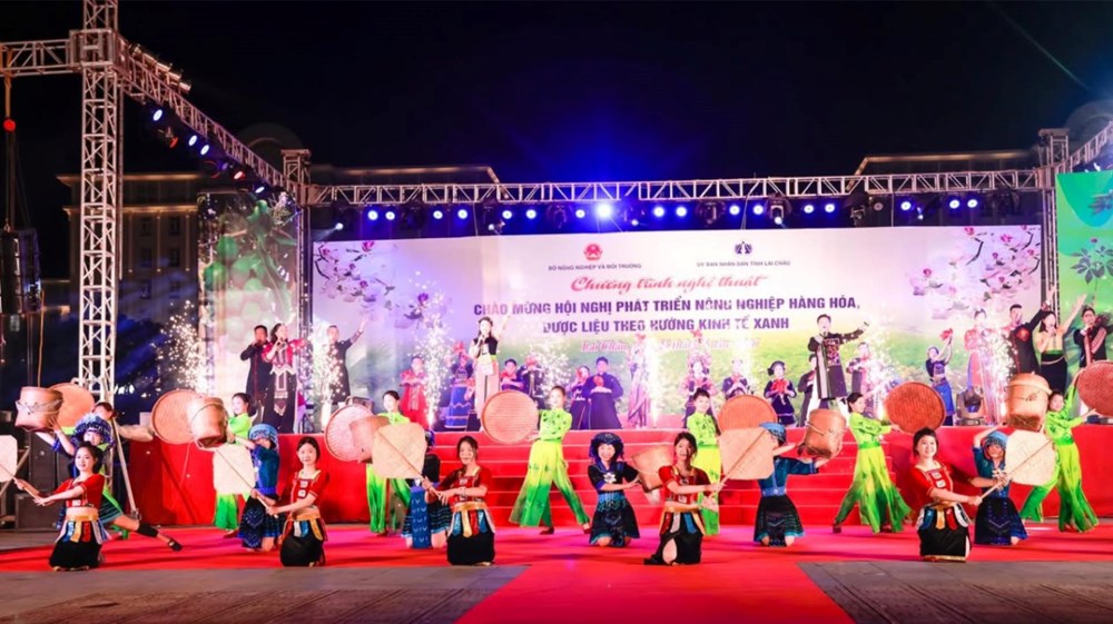 Rực rỡ đêm nghệ thuật “Lai Châu lung linh sắc màu” - ảnh 1