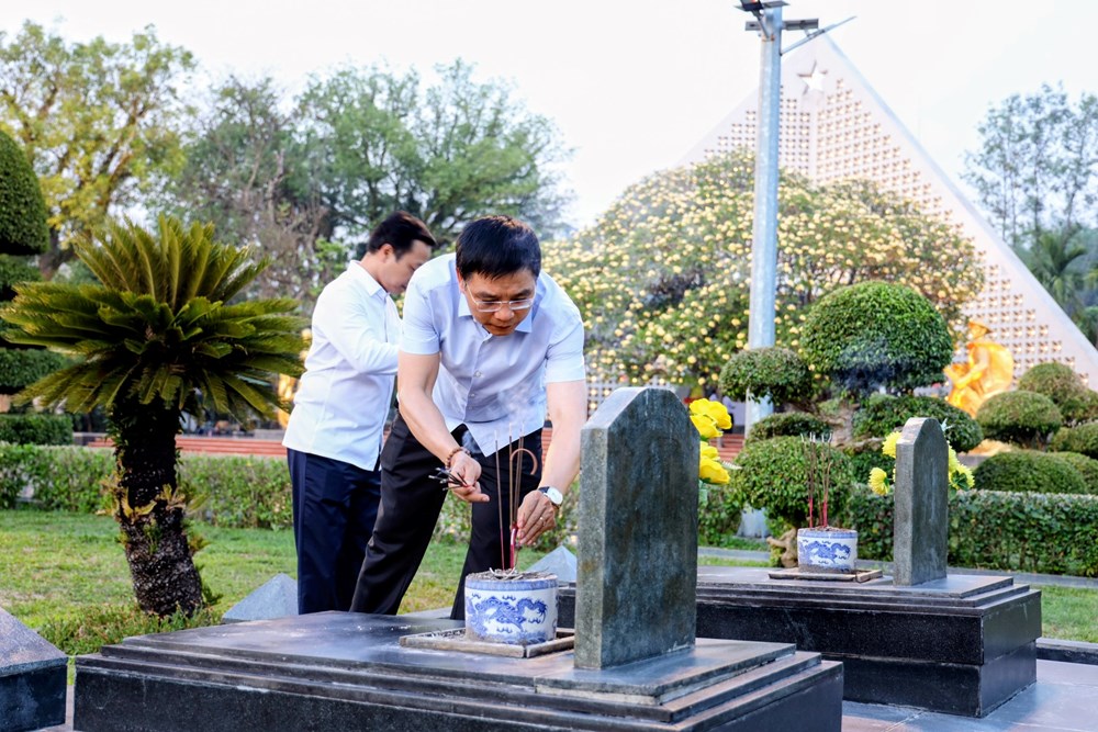 Phó Thủ tướng Nguyễn Văn Thắng dâng hương tri ân các Anh hùng liệt sĩ tại Điện Biên - ảnh 4