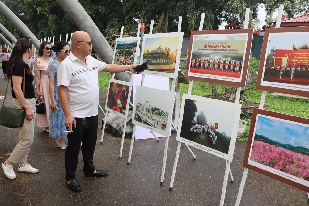 Triển lãm ảnh “Chiến thắng Điện Biên Phủ - Mốc vàng lịch sử” - ảnh 2