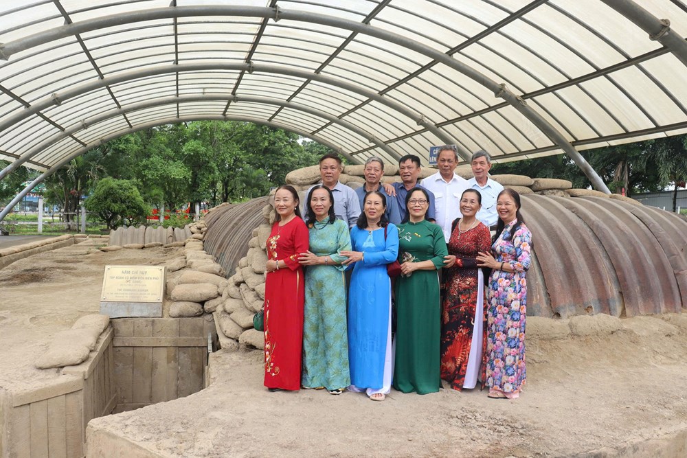 Triển lãm ảnh “Chiến thắng Điện Biên Phủ - Mốc vàng lịch sử” - ảnh 3