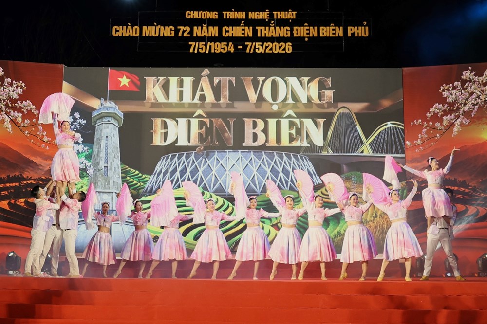 Sâu lắng, tự hào đêm nghệ thuật “Điện Biên - Bản hùng ca chiến thắng” - ảnh 9
