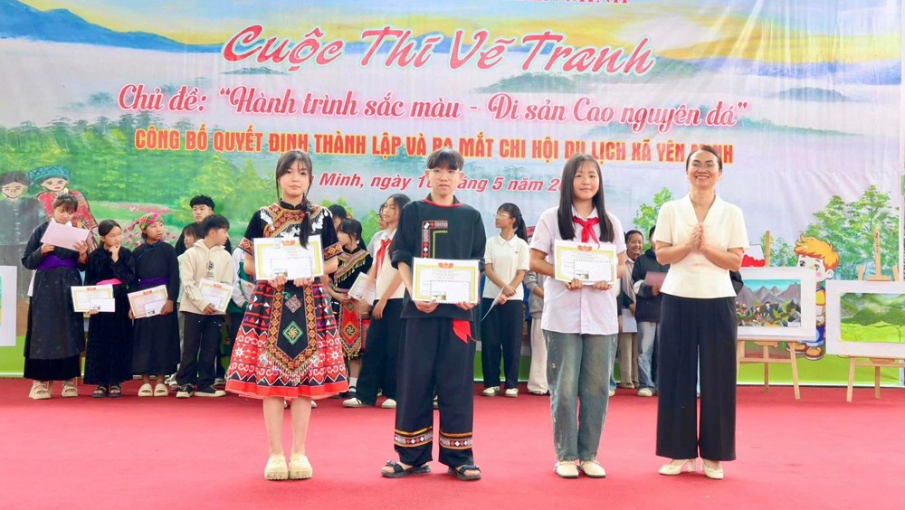 “Hành trình sắc màu“- tôn vinh vẻ đẹp di sản Cao nguyên đá Đồng Văn - ảnh 3