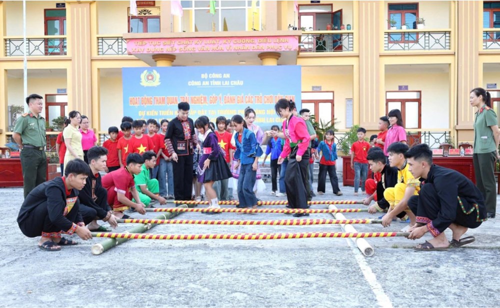 Lai Châu: Gìn giữ bản sắc văn hóa cho học sinh vùng biên từ trò chơi dân gian - ảnh 1
