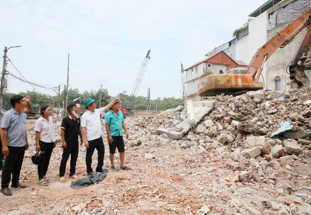 Tiến độ giải phóng mặt bằng dự án xây dựng cầu Trần Hưng Đạo và Tứ Liên đạt khoảng 99% - ảnh 1