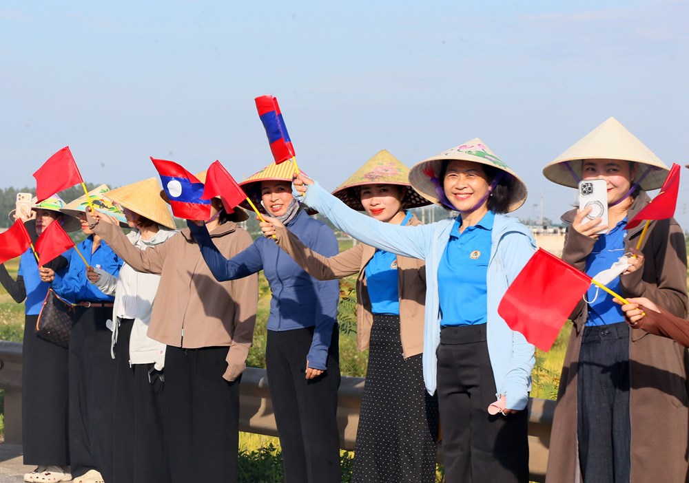 Tổ quốc đón các anh trở về đất mẹ - ảnh 16
