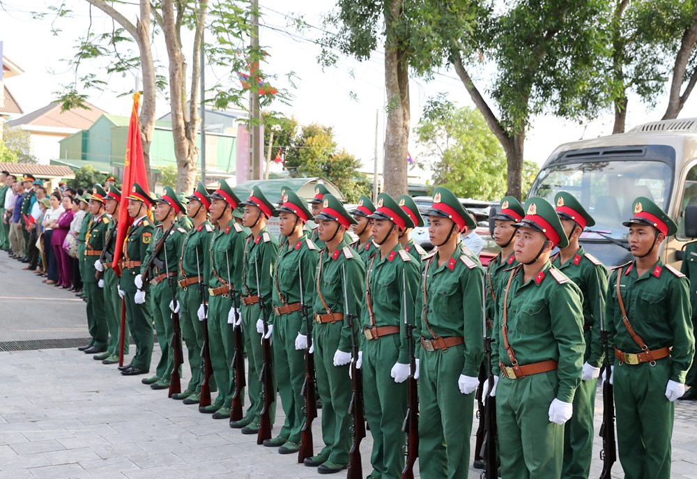 Tổ quốc đón các anh trở về đất mẹ - ảnh 13