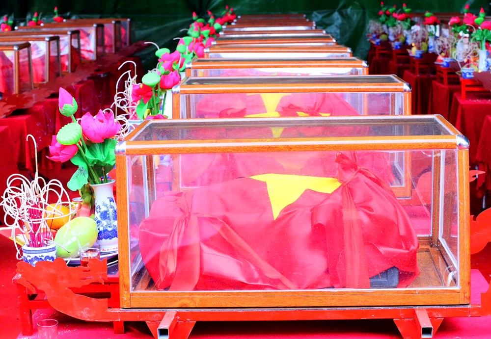 Triển khai lấy mẫu đối với 80 hài cốt liệt sĩ hi sinh trên đất bạn Lào - ảnh 17
