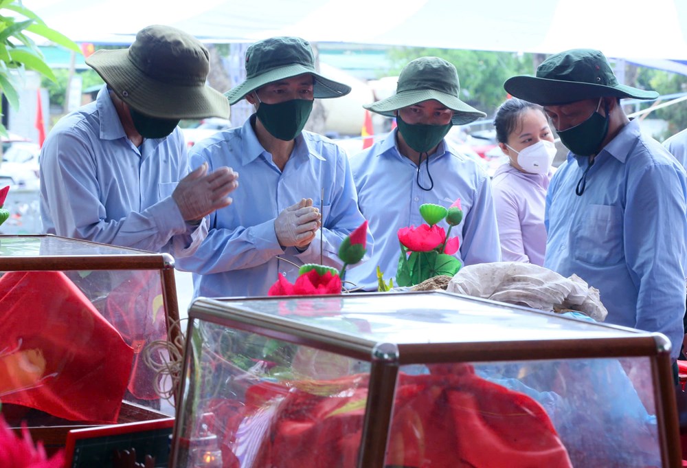 Triển khai lấy mẫu đối với 80 hài cốt liệt sĩ hi sinh trên đất bạn Lào - ảnh 18