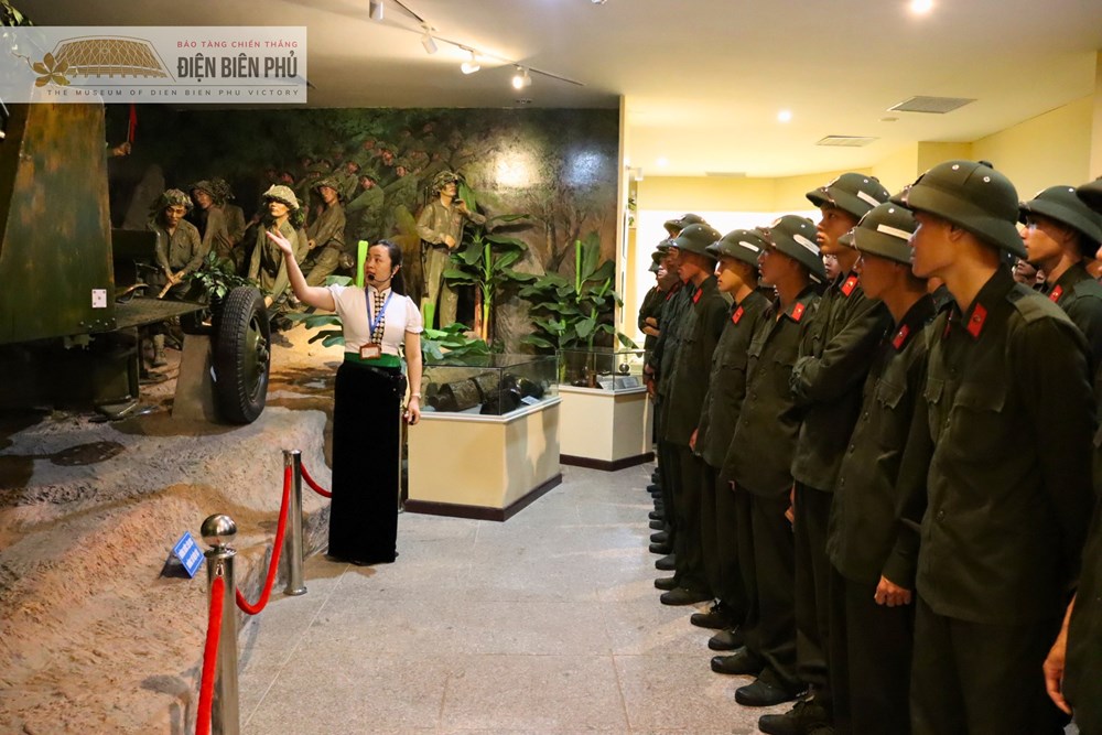 Khơi dậy lòng tự hào về Chiến thắng Điện Biên Phủ đến chiến sĩ trẻ - ảnh 4