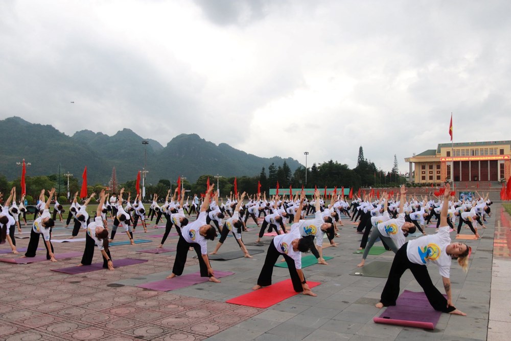 Sôi nổi hoạt động hưởng ứng Ngày Quốc tế Yoga tại Lai Châu - ảnh 4