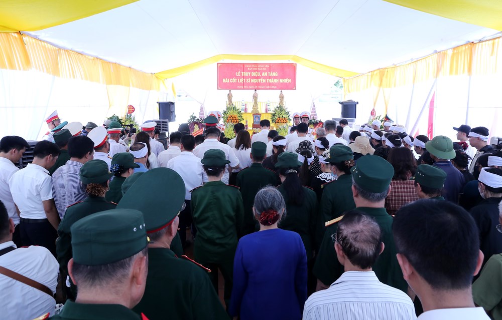 Trang trọng tổ chức Lễ truy điệu và an táng hài cốt liệt sĩ Nguyễn Thành Nhiên - ảnh 9