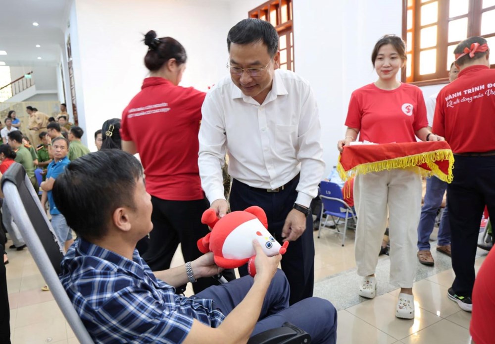 Lai Châu tôn vinh người hiến máu tiêu biểu và khởi động “Hành trình Đỏ” 2026 - ảnh 2