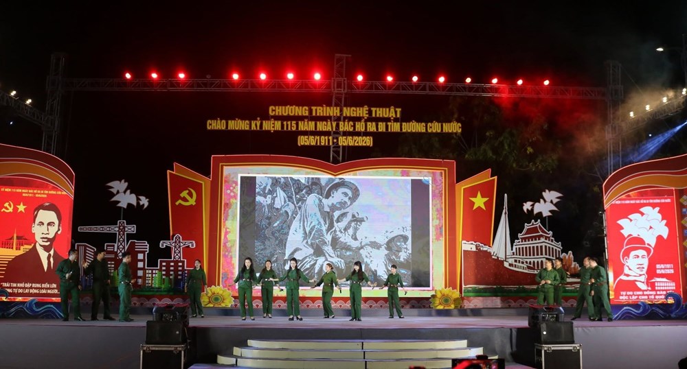 Đặc sắc chương trình nghệ thuật “Người đi tìm hình của nước” - ảnh 3