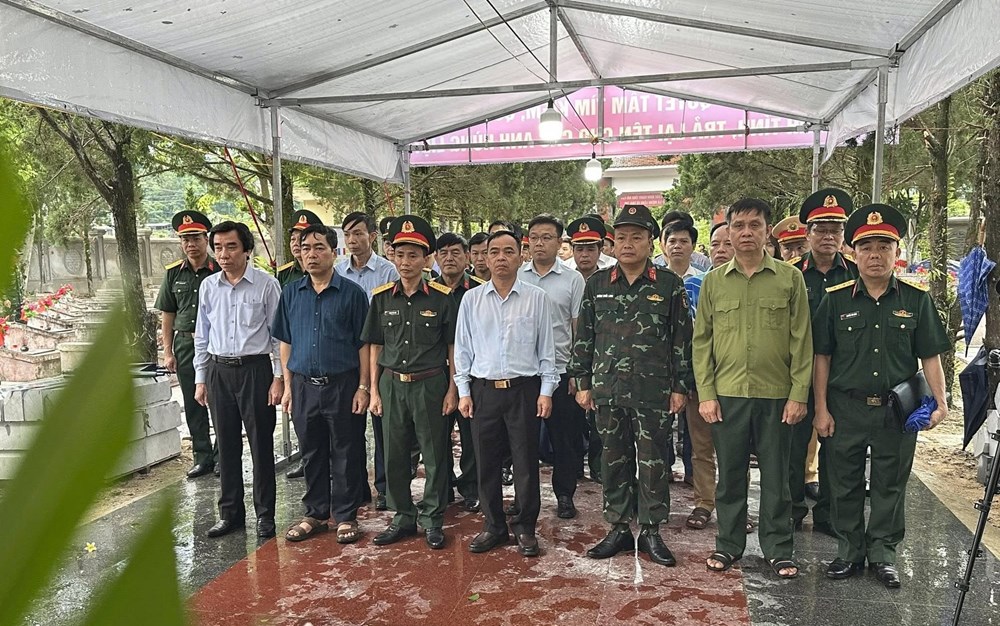 Lấy mẫu, số hóa thông tin hài cốt liệt sĩ tại Nghĩa trang Liệt sĩ xã Tuần Giáo - ảnh 1