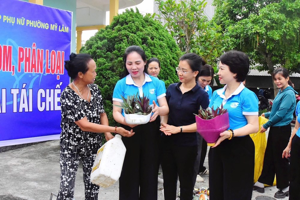 Phụ nữ Tuyên Quang chung tay xử lí rác thải và chống rác thải nhựa - ảnh 1