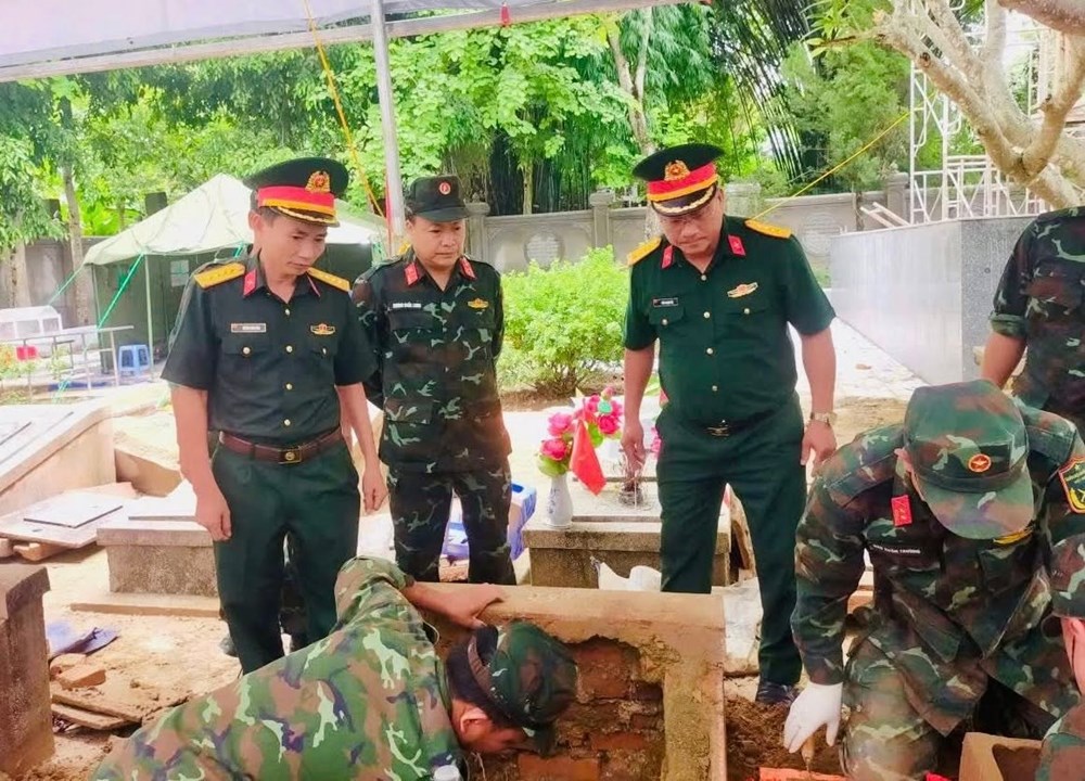 Đẩy nhanh tiến độ lấy mẫu hài cốt liệt sĩ tại Nghĩa trang Liệt sĩ xã Tuần Giáo - ảnh 1