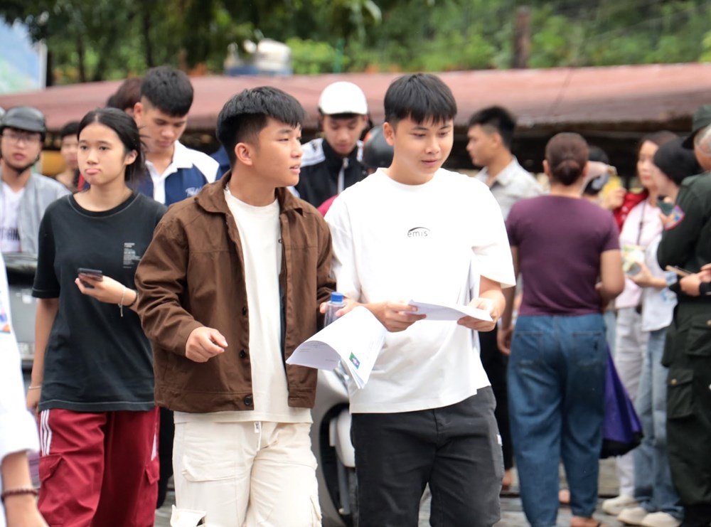 Kì thi tốt nghiệp THPT năm 2026 tại Điện Biên diễn ra an toàn, đúng quy chế - ảnh 1