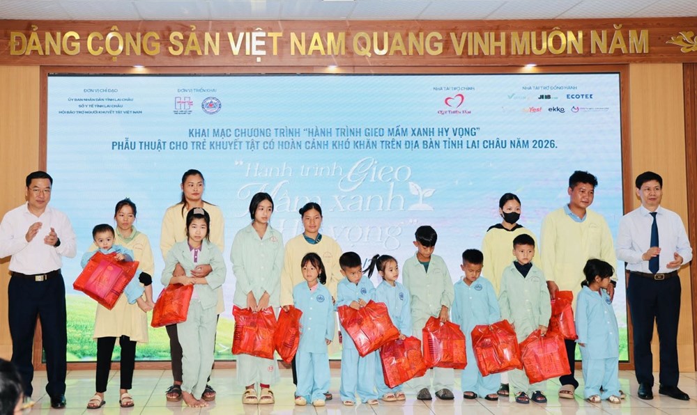 Khám và phẫu thuật miễn phí cho hơn 300 trẻ khuyết tật có hoàn cảnh khó khăn - ảnh 1