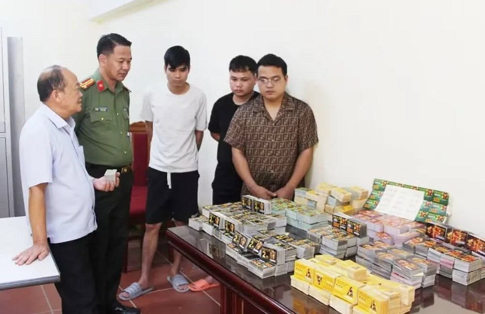 Triệt phá đường dây livestream vé cào trúng thưởng, lừa đảo hơn 600 triệu đồng - ảnh 1