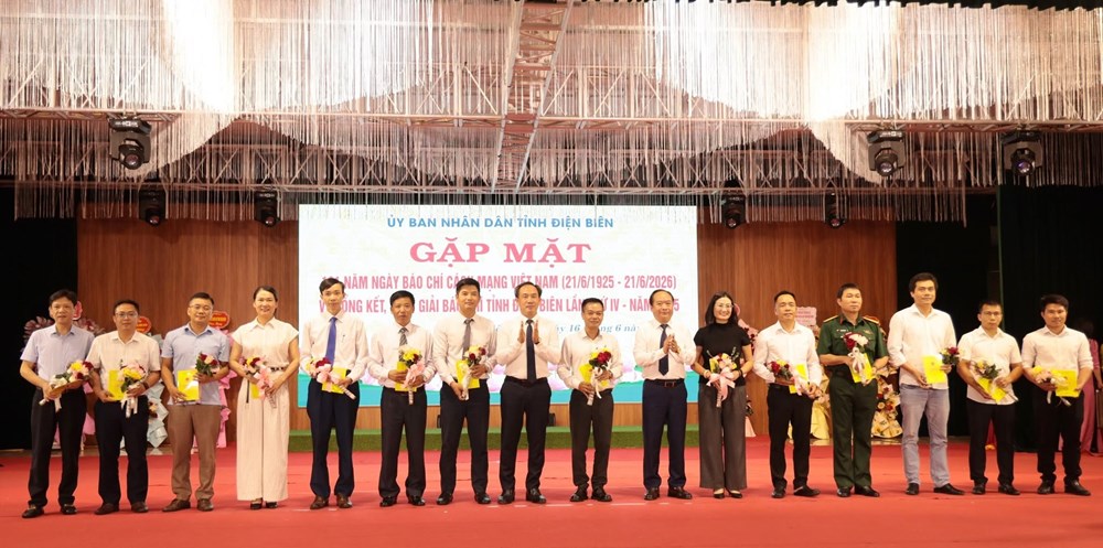 UBND tỉnh Điện Biên gặp mặt kỉ niệm 101 năm Ngày Báo chí Cách mạng Việt Nam - ảnh 1