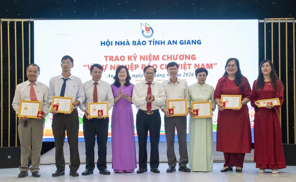 An Giang họp mặt kỷ niệm 101 năm Ngày báo chí cách mạng Việt Nam - ảnh 1