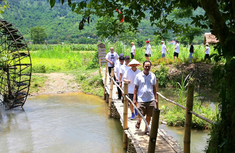 Về Bá Thước nghe núi rừng kể chuyện - ảnh 1