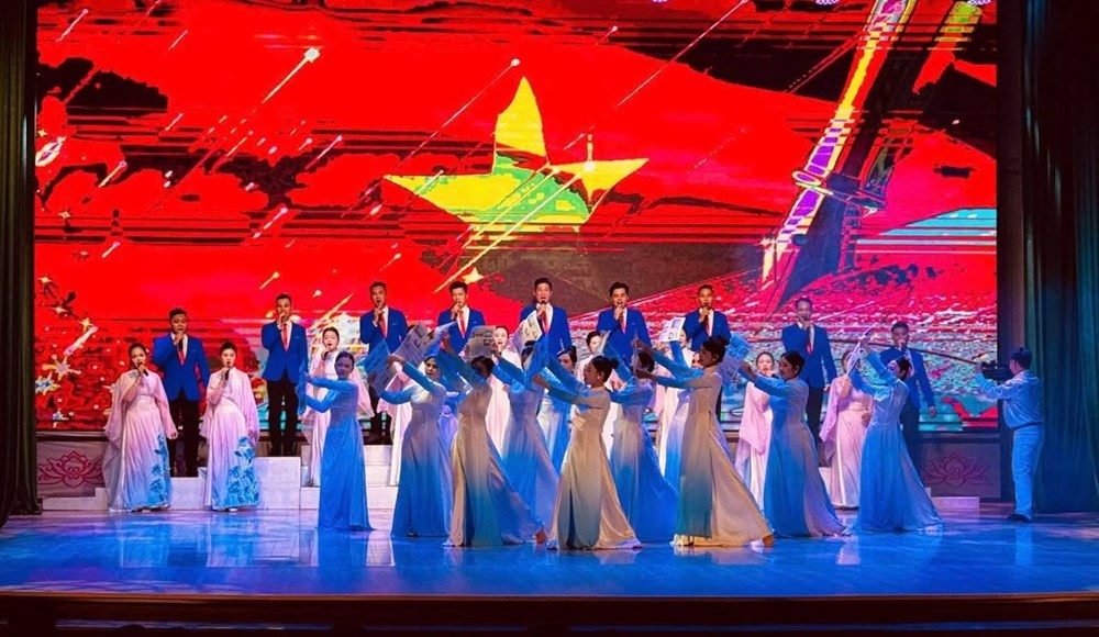 Đặc sắc chương trình nghệ thuật “Nghề báo tôi yêu”  - ảnh 1