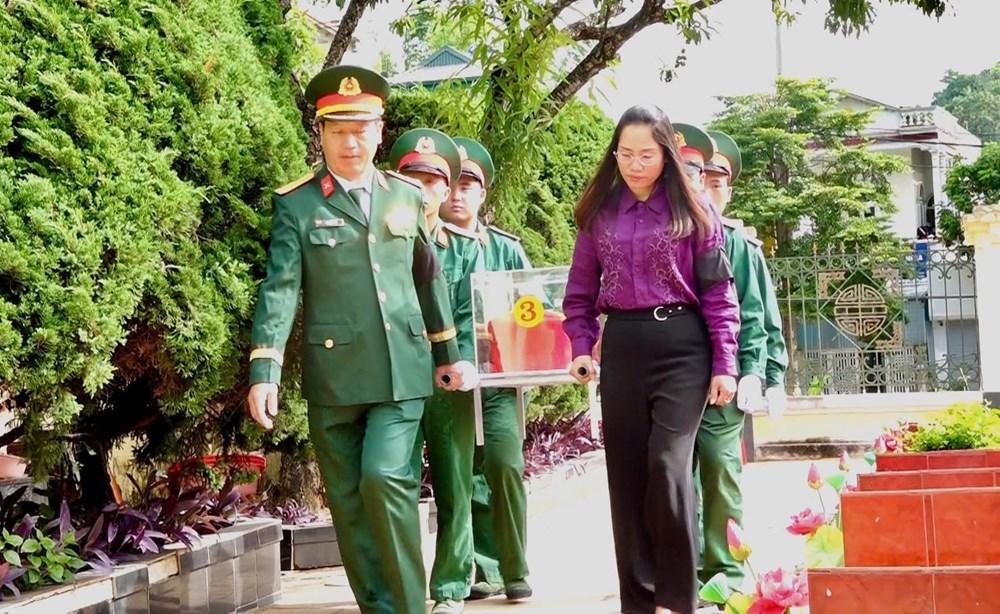 Sơn La tổ chức truy điệu và an táng 5 hài cốt liệt sĩ tại phường Tô Hiệu - ảnh 3