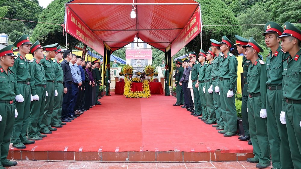 Sơn La tổ chức truy điệu và an táng 5 hài cốt liệt sĩ tại phường Tô Hiệu - ảnh 1