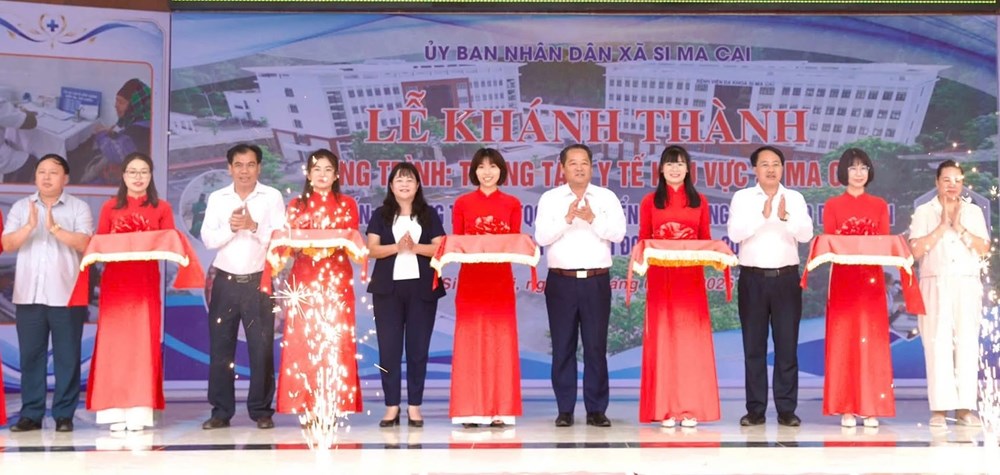 Góp phần chăm sóc sức khỏe cho người dân vùng biên giới Si Ma Cai - ảnh 1