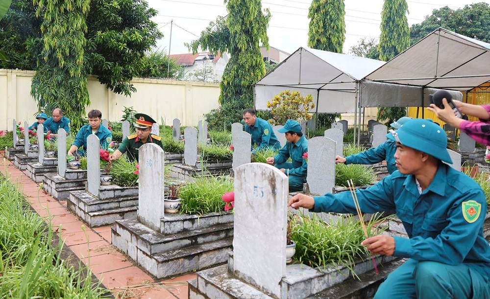 Lấy mẫu xác định danh tính 168 hài cốt liệt sĩ tại Nghĩa trang Liệt sĩ xã Mai Sơn - ảnh 1