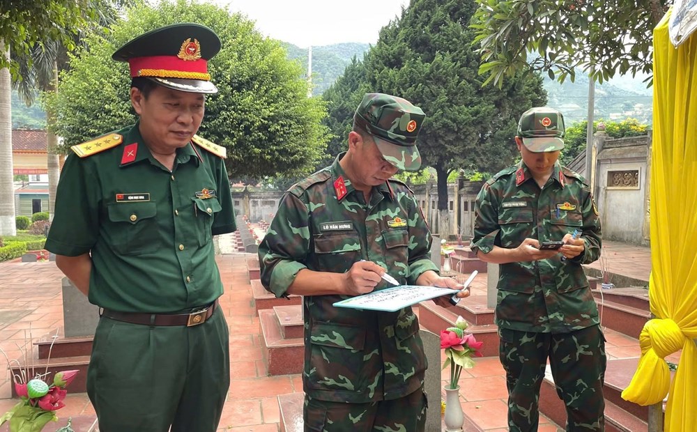 Xã Thuận Châu đẩy nhanh tiến độ lấy mẫu, số hóa dữ liệu hài cốt liệt sĩ - ảnh 1