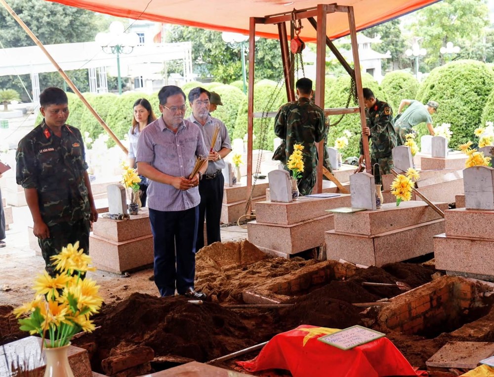 Động viên lực lượng lấy mẫu ADN tại Nghĩa trang Liệt sĩ Him Lam và Tông Khao - ảnh 1