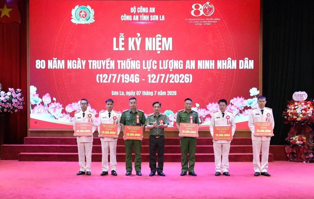 Công an Sơn La kỷ niệm 80 năm Ngày truyền thống lực lượng An ninh nhân dân - ảnh 5