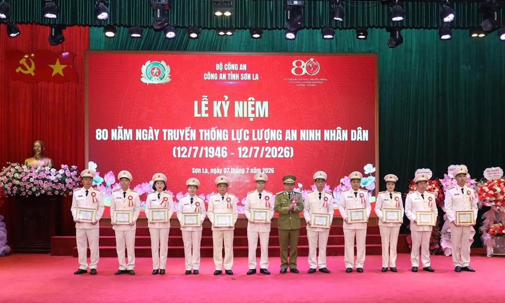 Công an Sơn La kỷ niệm 80 năm Ngày truyền thống lực lượng An ninh nhân dân - ảnh 4