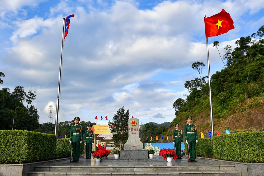 Tổng duyệt Giao lưu hữu nghị quốc phòng biên giới Việt Nam - Lào lần thứ 3 - ảnh 3
