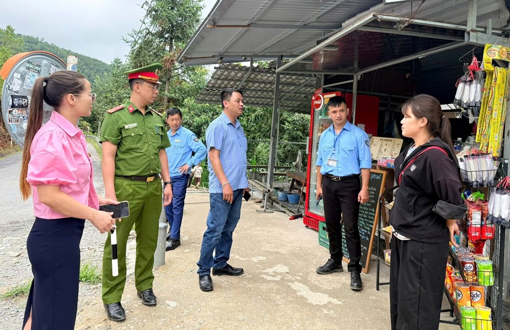 Xây dựng điểm đến Lũng Cú “sáng - xanh - sạch - đẹp” nơi cực Bắc - ảnh 2