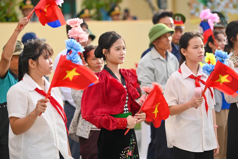 Tổng duyệt Giao lưu hữu nghị quốc phòng biên giới Việt Nam - Lào lần thứ 3 - ảnh 4
