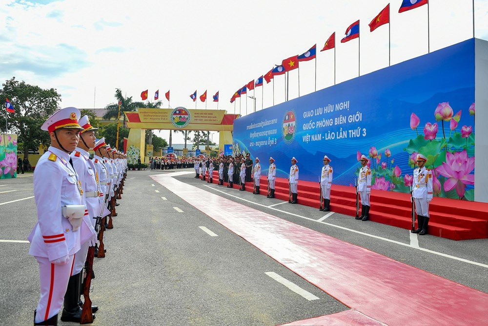 Tổng duyệt Giao lưu hữu nghị quốc phòng biên giới Việt Nam - Lào lần thứ 3 - ảnh 6