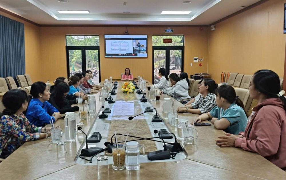 Trên 2.000 phụ nữ An Giang tiếp thu Nghị quyết Đại hội Phụ nữ toàn quốc - ảnh 2