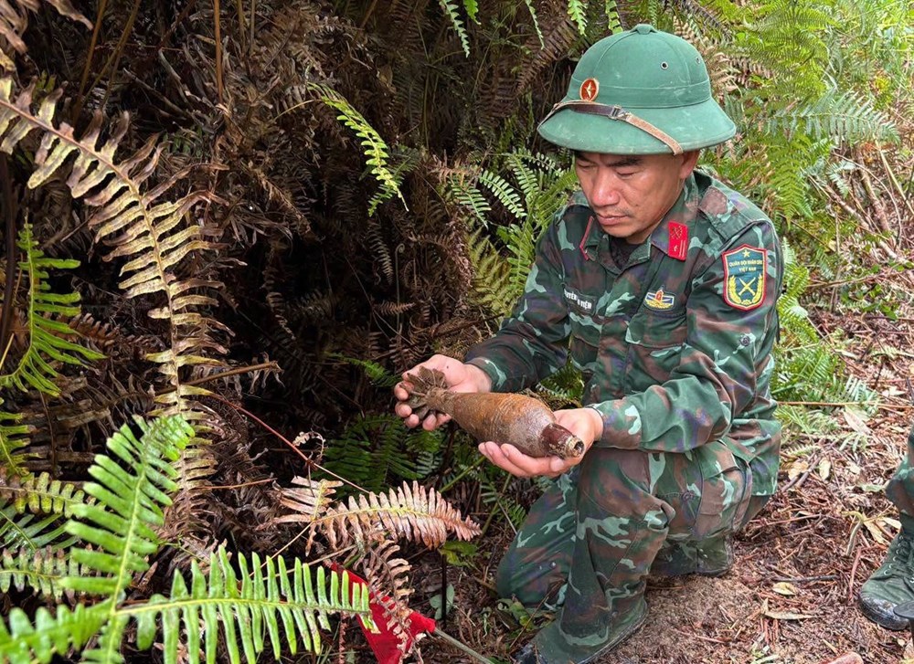 Tuyên Quang: Kịp thời xử lý an toàn quả đạn nguy hiểm nhờ tin báo của người dân - ảnh 1