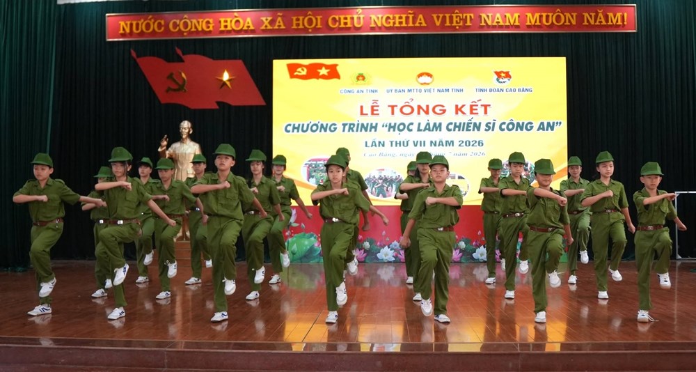 Lan tỏa hình ảnh đẹp của người chiến sĩ Công an đến thế hệ trẻ Cao Bằng - ảnh 1