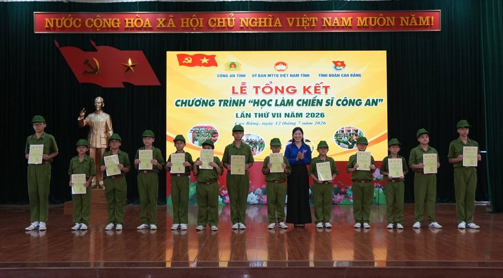 Lan tỏa hình ảnh đẹp của người chiến sĩ Công an đến thế hệ trẻ Cao Bằng - ảnh 2