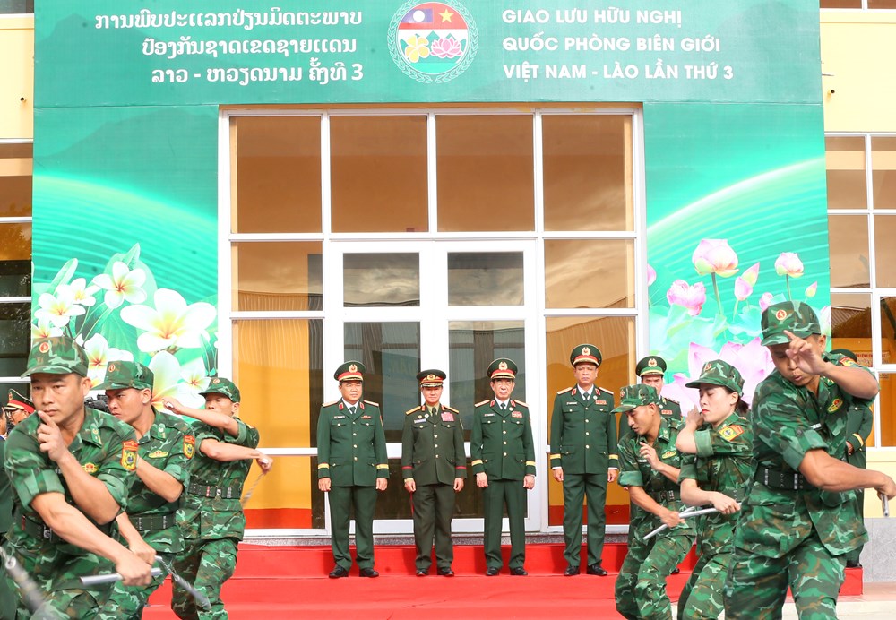 Nghĩa tình Việt - Lào nơi biên giới: Chung dải núi sông, bền chặt một tình hữu nghị son sắt - ảnh 21